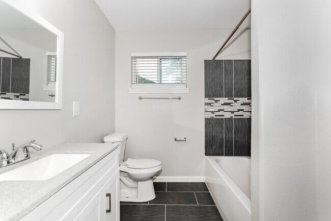 Building Photo - 24707 Wilderness Rd