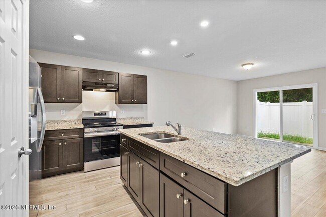 Building Photo - 8206 Halls Hammock Ct