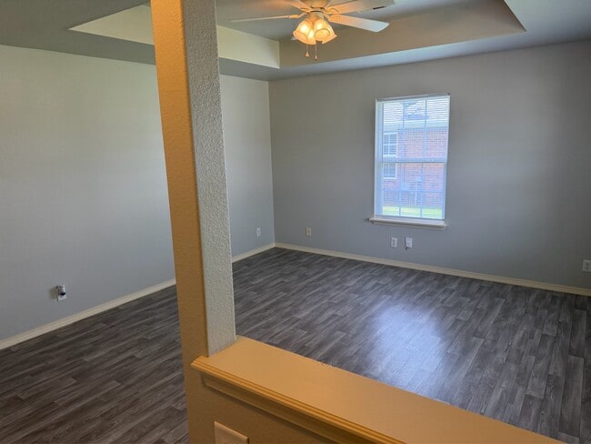 Building Photo - 720 Appleridge Dr