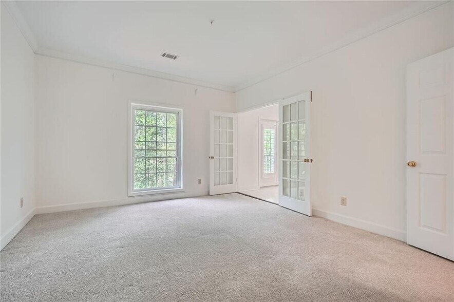 Building Photo - 28311 Plantation Dr NE