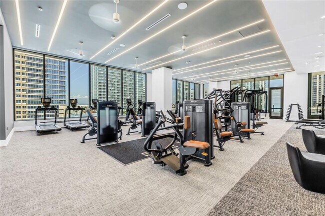 Building Photo - 275 1st Ave S