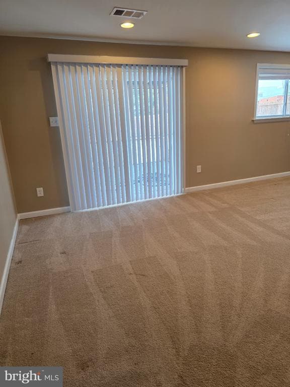 Building Photo - 6212 Thomas Dr