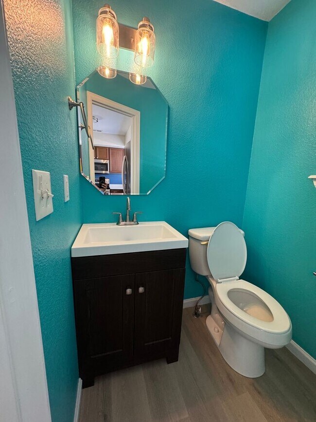 Building Photo - Charming 2BR Townhome in Brighton