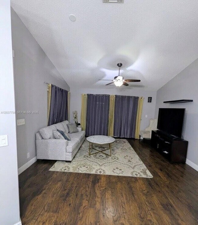 Building Photo - 10180 Fanfare Dr