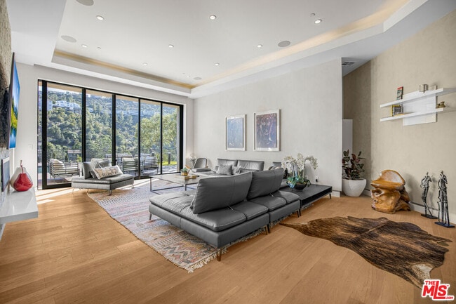 Building Photo - 2501 Zorada Dr