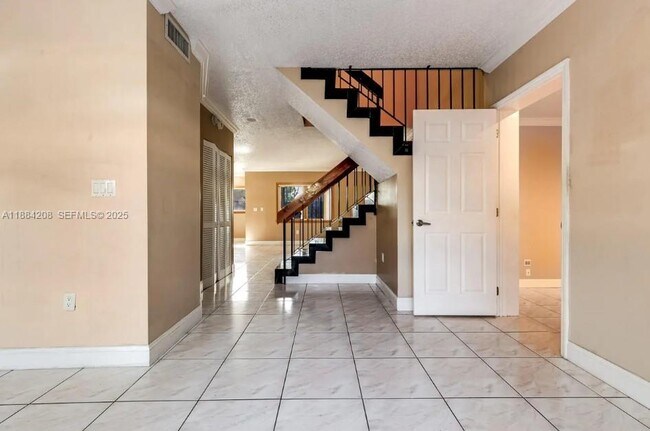 Building Photo - 6691 SW 137th Ct