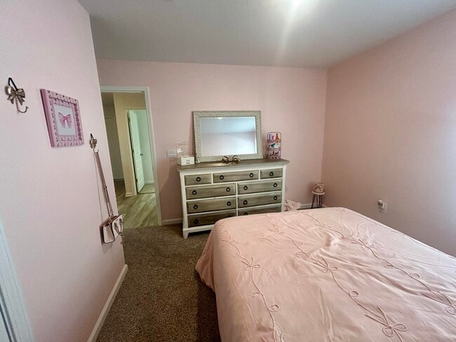 Building Photo - 211 Gray Owl Dr