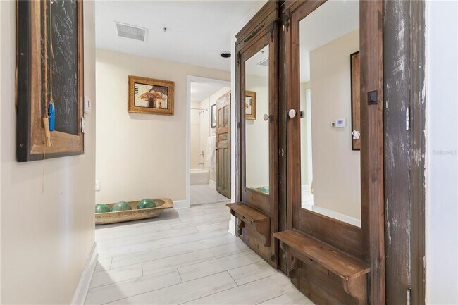 Building Photo - 200 Ocean Crest Dr