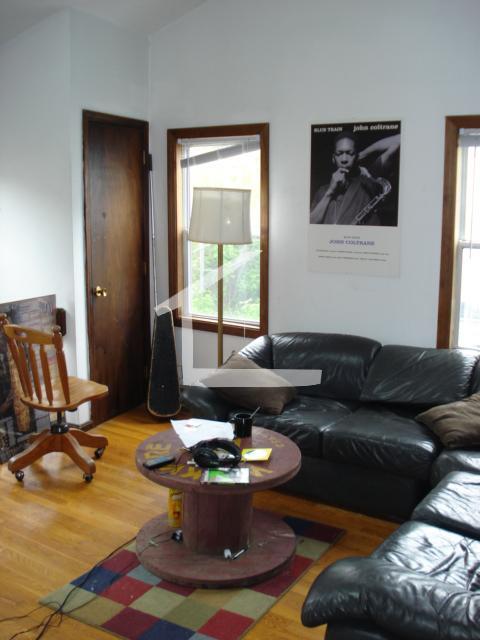 Building Photo - 6 Shepherd Ave