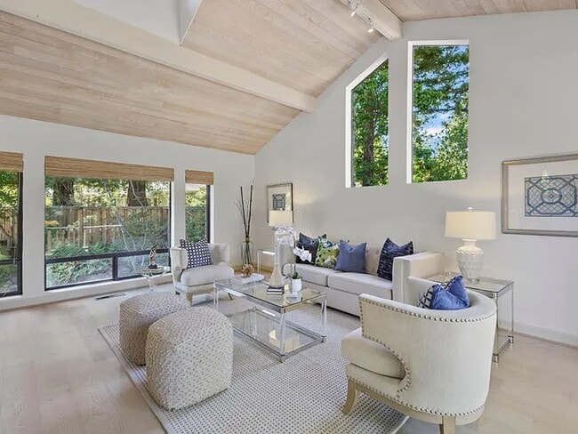 Building Photo - BRIGHT & AIRY HOME IN EXCLUSIVE ENCLAVE SPRAWLING, PRIVATE CULDESAC PROPERTY
