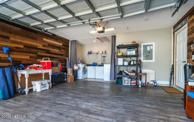 Building Photo - 14218 Hampton Falls Dr N