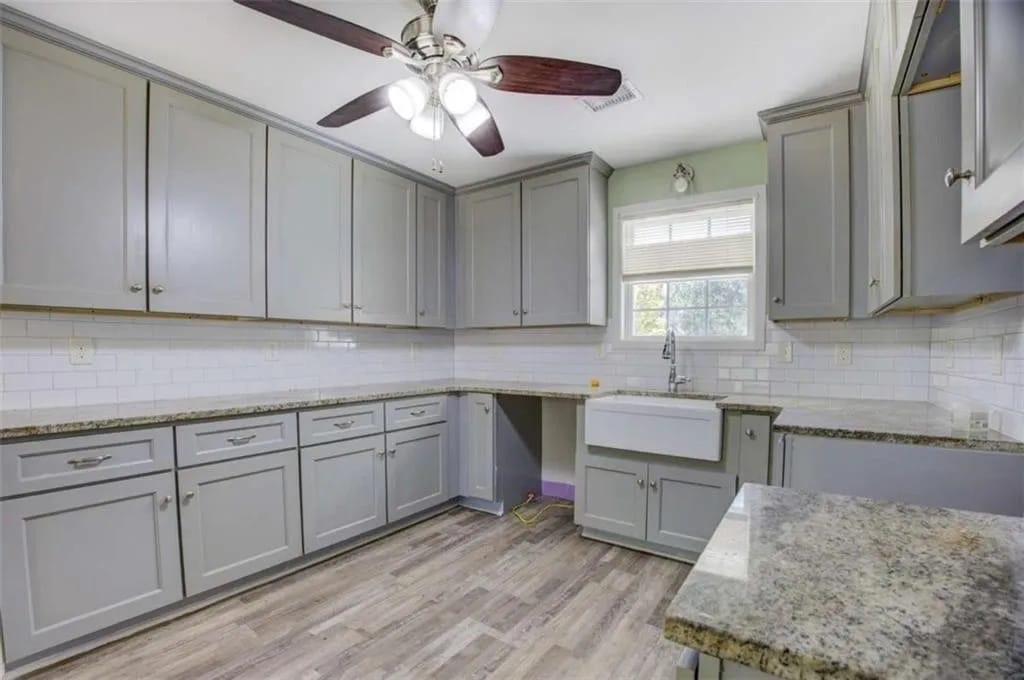 Building Photo - Room in House on Navajo Trail