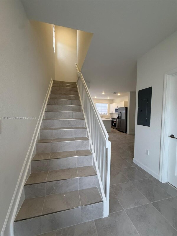 Building Photo - 2582 SE 29th St