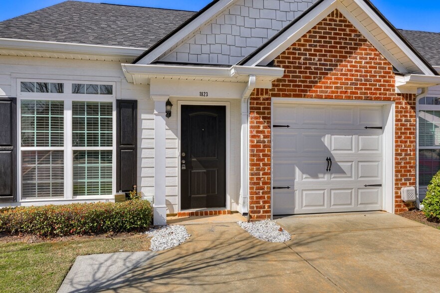 Interior Photo - Stonewyck Luxury Townhomes