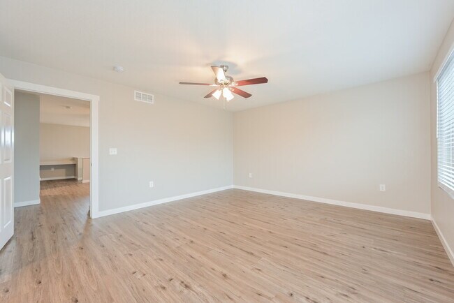 Building Photo - 17931 E 106th Pl