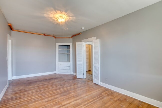 Building Photo - 2718 Fairfield Ave
