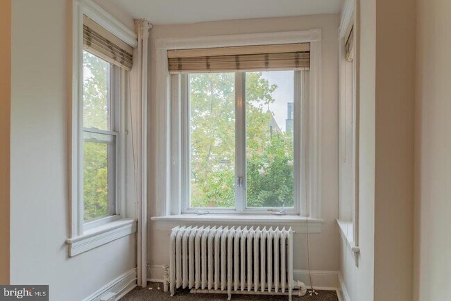 Building Photo - 1459 Chapin St NW