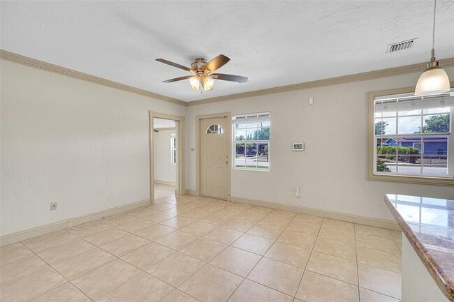 Building Photo - 257 NE 45th Ct