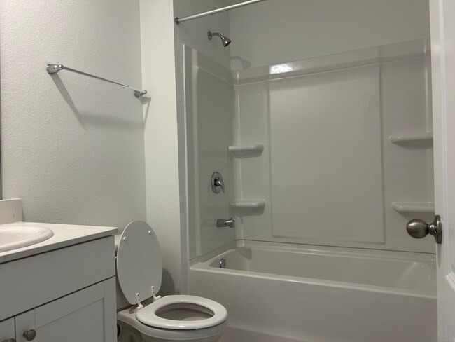 Building Photo - 28 Blue Hvn Rd