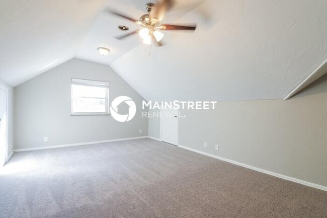 Building Photo - 1113 N Patterson Dr