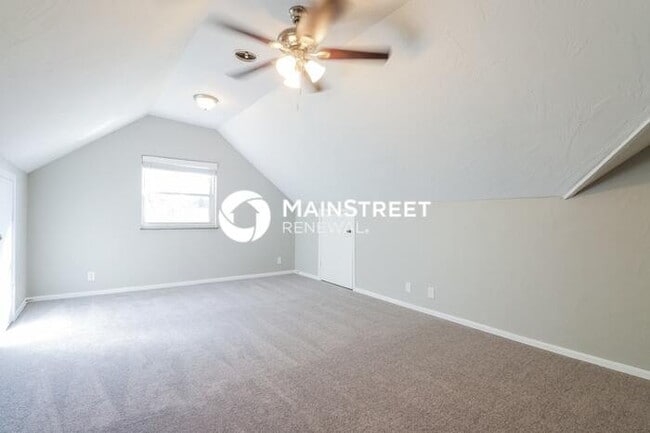 Building Photo - 5 Bedroom Pet-Friendly Home in Oklahoma City, OK with Main Street Renewal