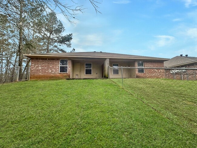 Building Photo - 3 Bedroom 2 Bath Duplex at Mansion Creek i...