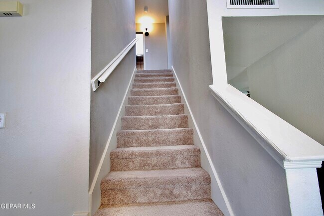 Building Photo - 12229 Kingsgate Ct
