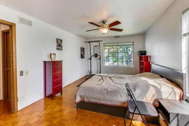 Building Photo - 408 Trenton Ct