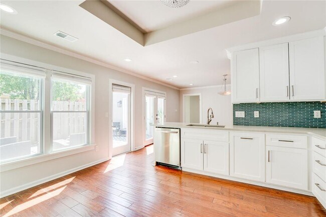 Building Photo - 35 Ashleigh Terrace NE
