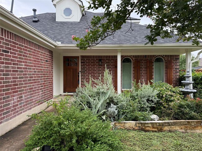 Building Photo - 502 Green Valley Cove