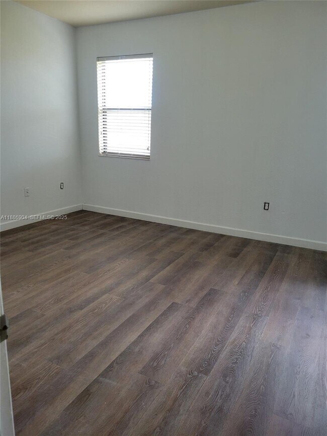 Building Photo - 4219 SW 164th Ct