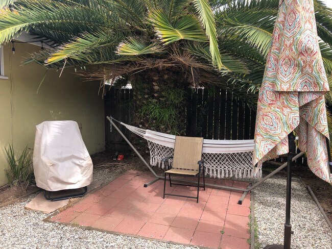 Frontyard - 1514 Madrid Ave