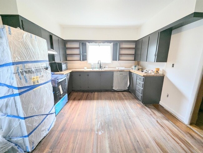 Building Photo - 417 Cliff St