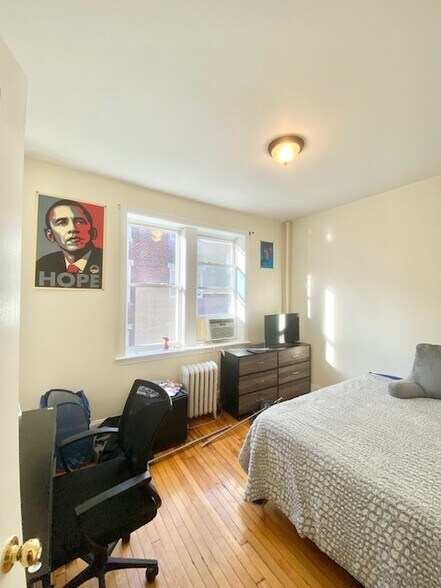 Building Photo - 62 Egmont St