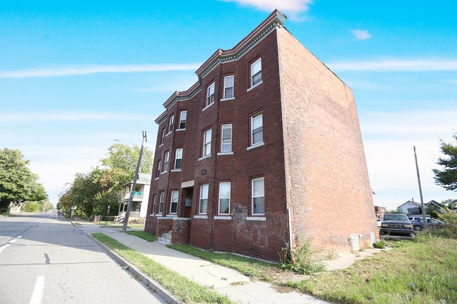 Building Photo - The Orena