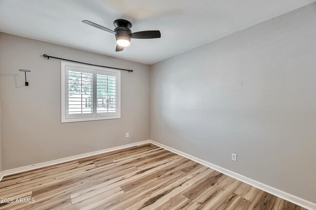 Building Photo - 6502 E Grandview Dr