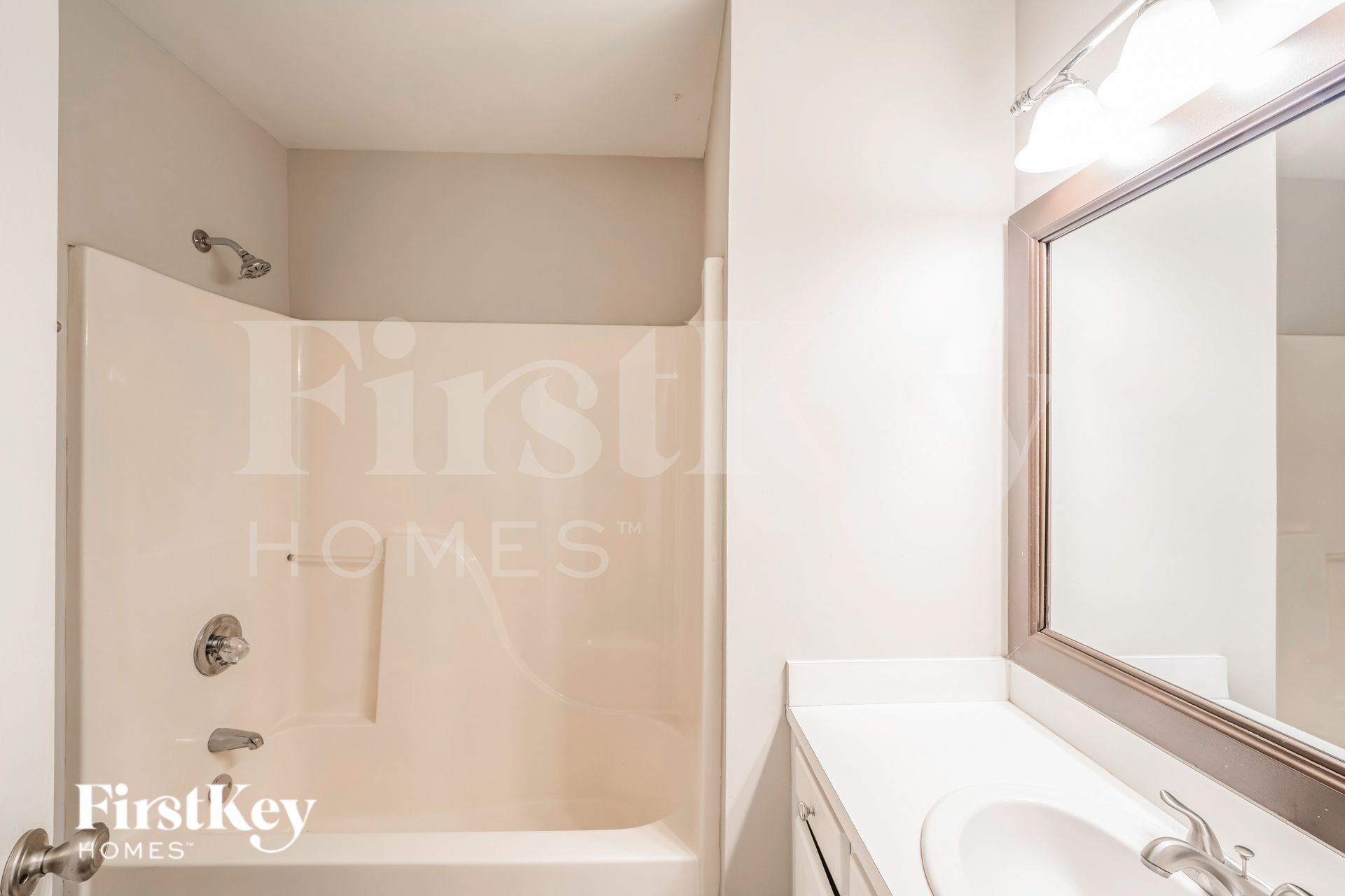 Building Photo - 501 Baronne St