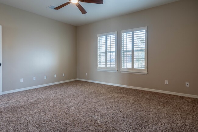 Building Photo - 5804 Aberdeen Ct