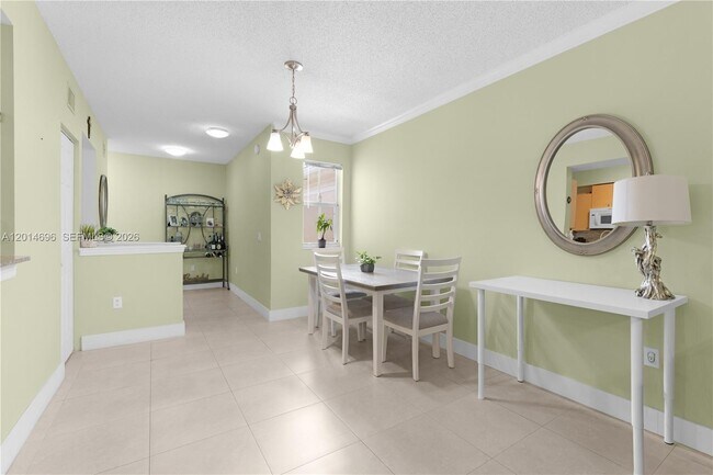 Building Photo - 2486 Centergate Dr