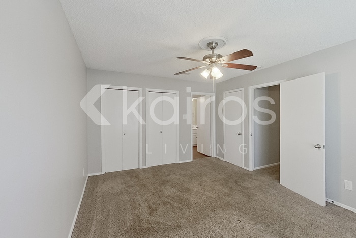 Building Photo - 834 Courtenay Pl