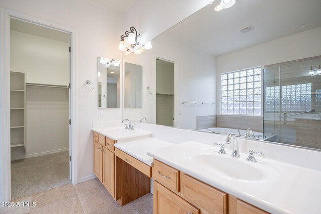 Building Photo - 6230 W Montebello Way