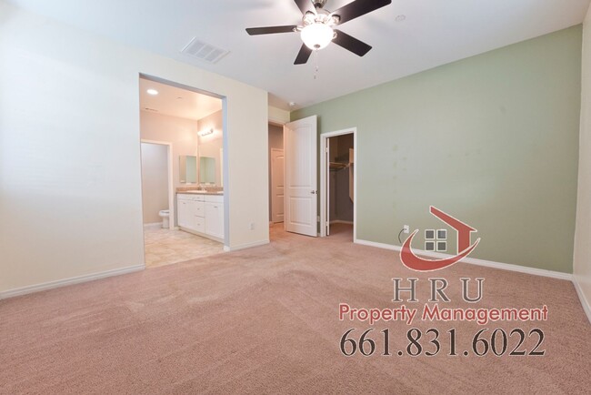 Building Photo - SW-Bakersfield features 3 bed 2 bath with ...