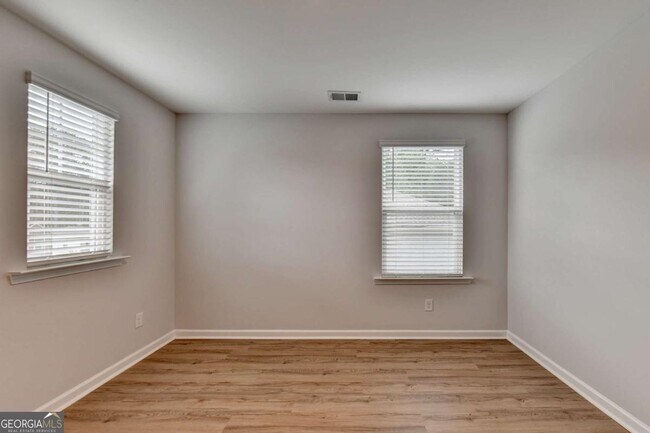 Building Photo - 175 Grey Falcon Ave