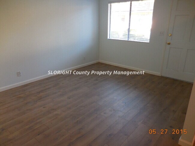 Building Photo - AVAILABLE DECEMBER - 2 bed / 1 Bath Single...