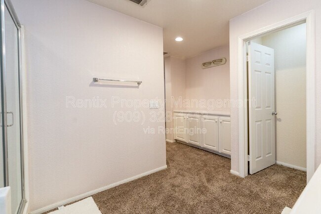 Building Photo - 3655 Shandin Dr