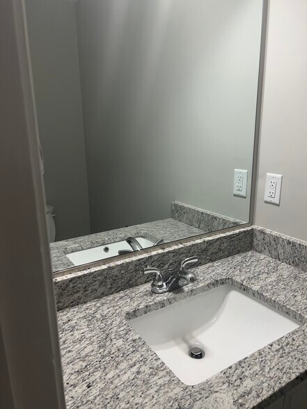 Building Photo - 1451 Harding St