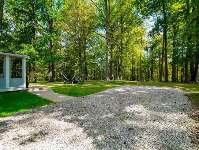 Building Photo - 3815 Ellendale Rd