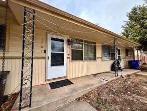Building Photo - Wonderful 2-Bed, 1-Bath Duplex Unit in Fort Collins, CO!