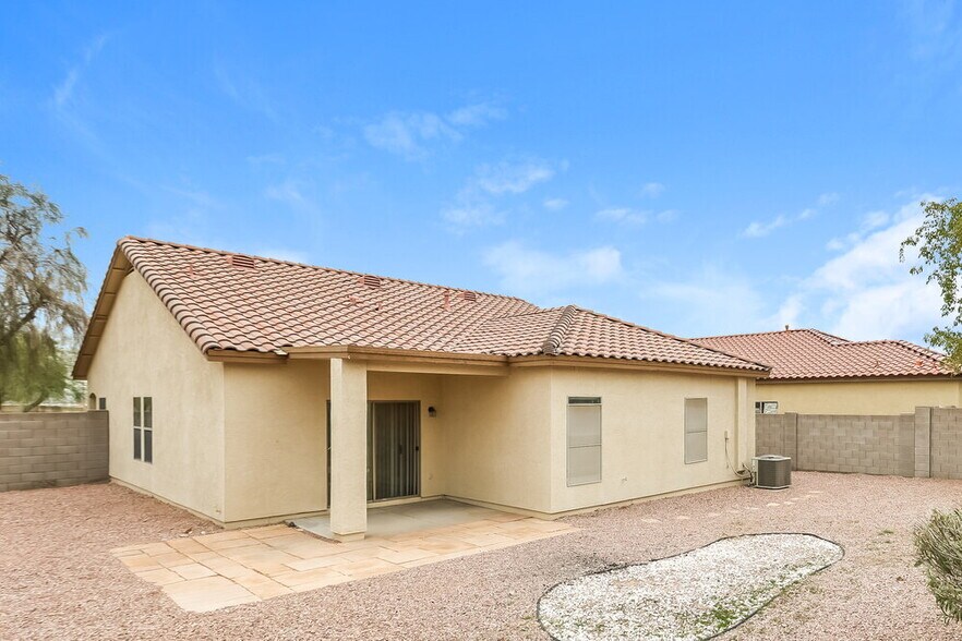 Building Photo - 101 E Valley View Dr