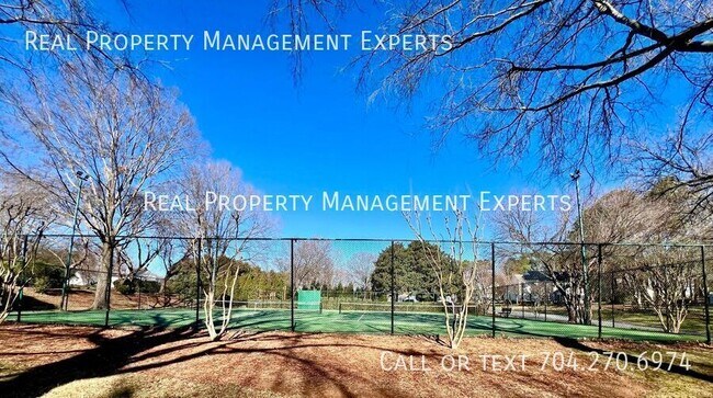 Building Photo - 109 Claremont Way